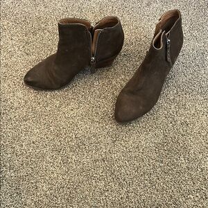 Brown Suede Ankle Boots with Zipper and Rounded Toe